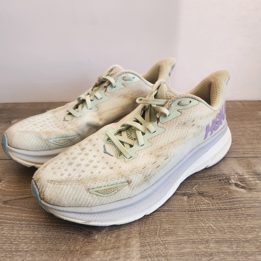 Hoka One One Clifton 9 Women's Size 9B Athletic Running Shoes Sneakers READ